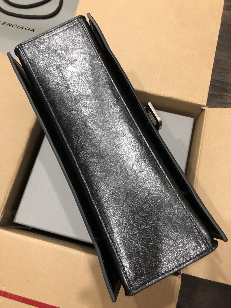 Ba1en*iaga hourglass bags